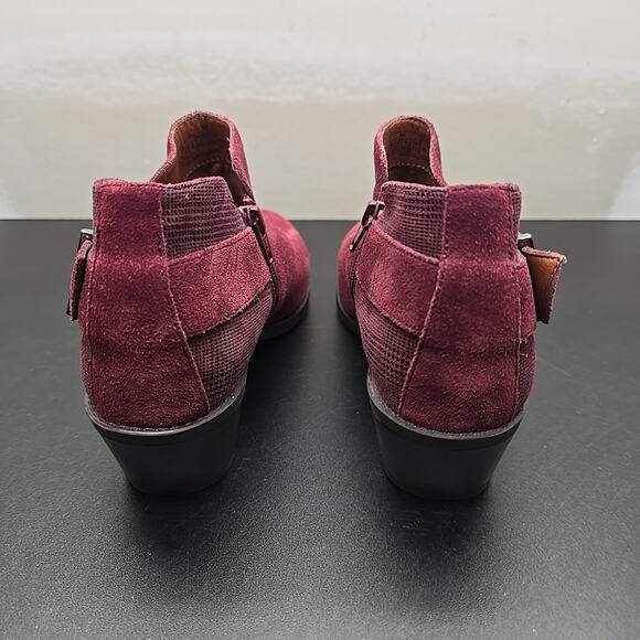 Vionic Wine Red Suede Ankle Boots with Buckles Ama Booties Sz 7.5 - Picture 3 of 11